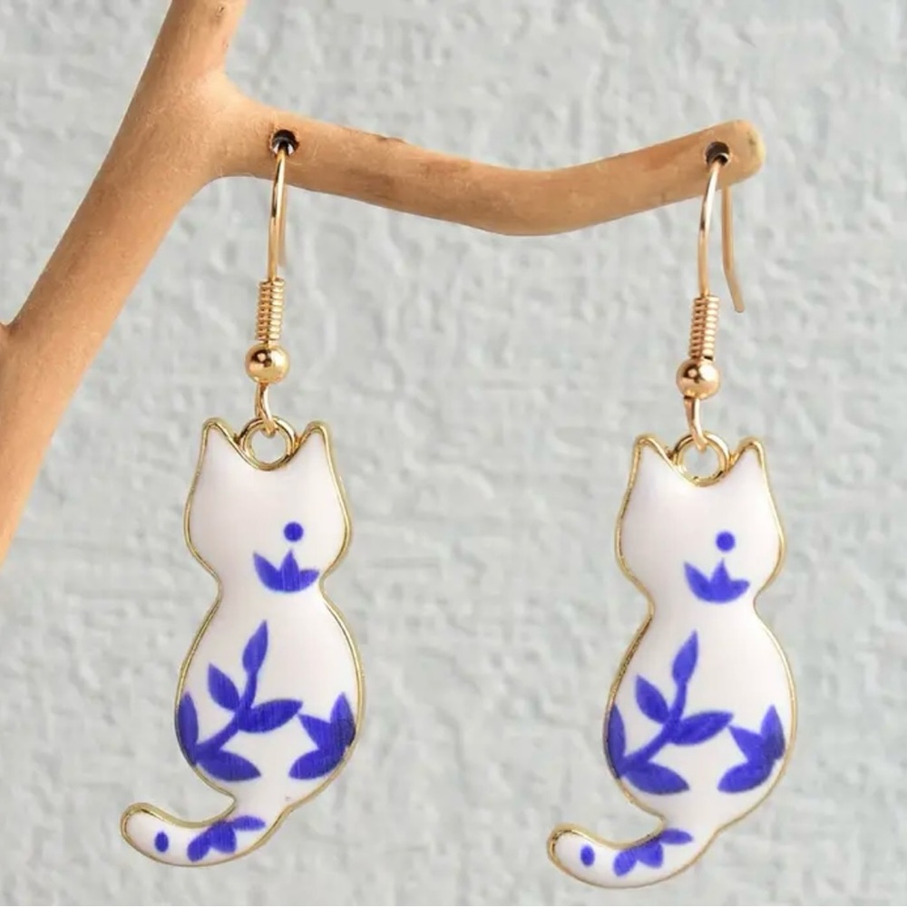 Sale ❤️ Blue Floral Kitty Earrings